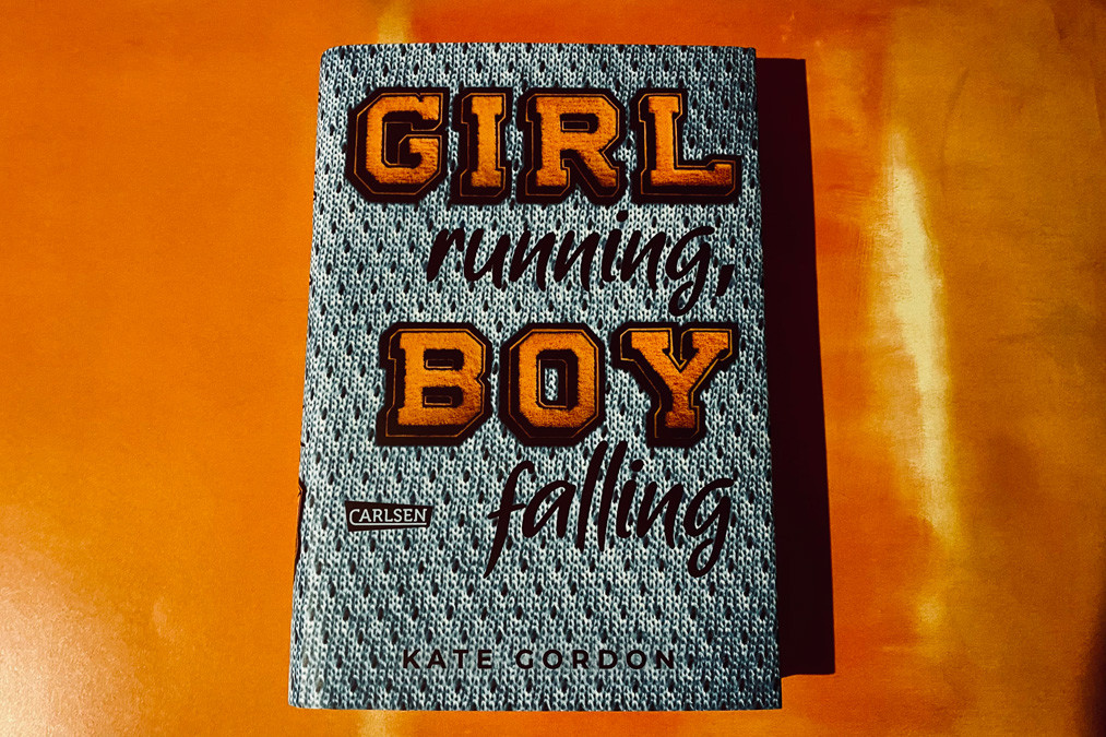 girl-running-boy-falling